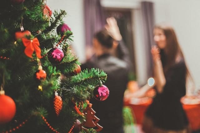 Portugueses estão a organizar mais festas de Natal e a gastar mais dinheiro
