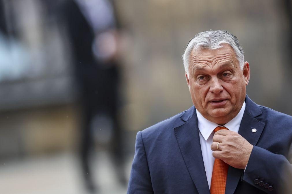 PM húngaro diz que sanções à Rússia vão levar UE à guerra