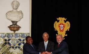 Marcelo, Nyusi e Lula reunidos no Palácio de Belém