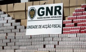 GNR apreende 24.760 cigarros e 24 litros de bebidas alcoólicas no Porto e em Gaia