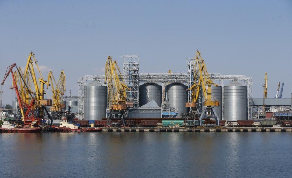 Nove navios com 162.000 toneladas de produtos agrícolas partiram de Odessa