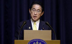 Primeiro-ministro do Japão demite terceiro ministro num mês