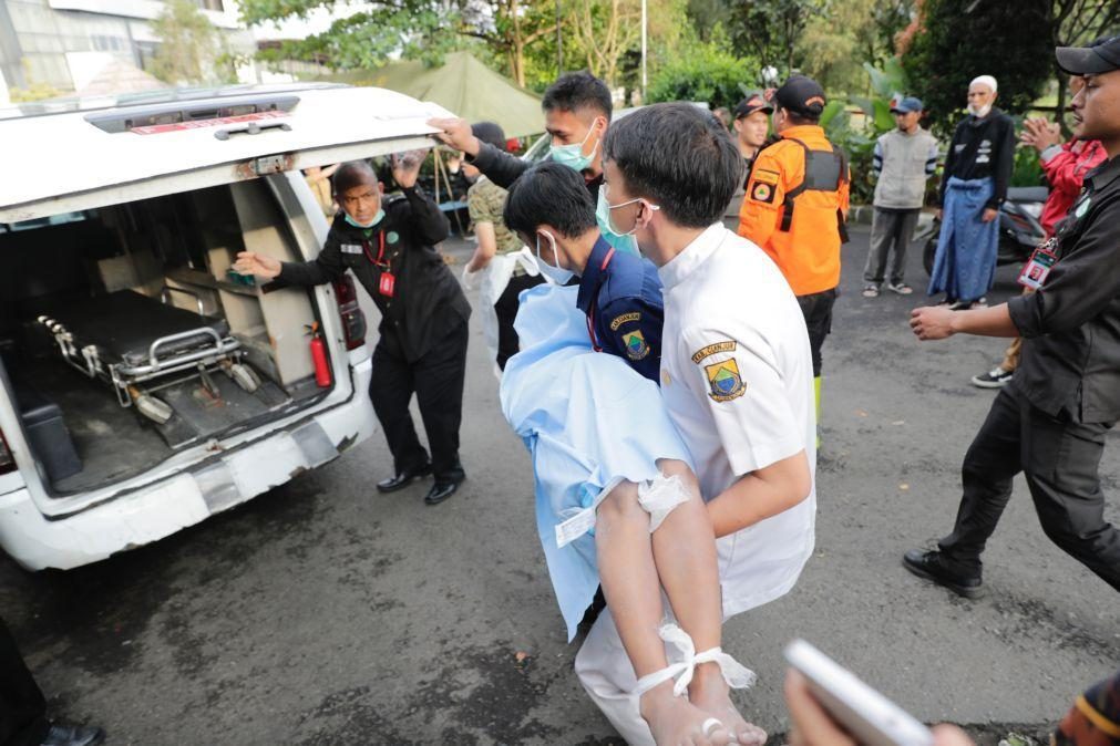 Sobe para 46 o balanço de mortos em sismo na Indonésia