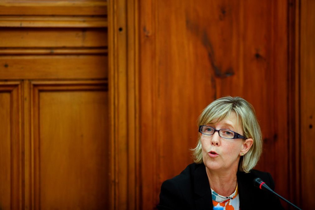 Maria Luís Albuquerque: Governo transmitiu que prevê desaceleração da economia