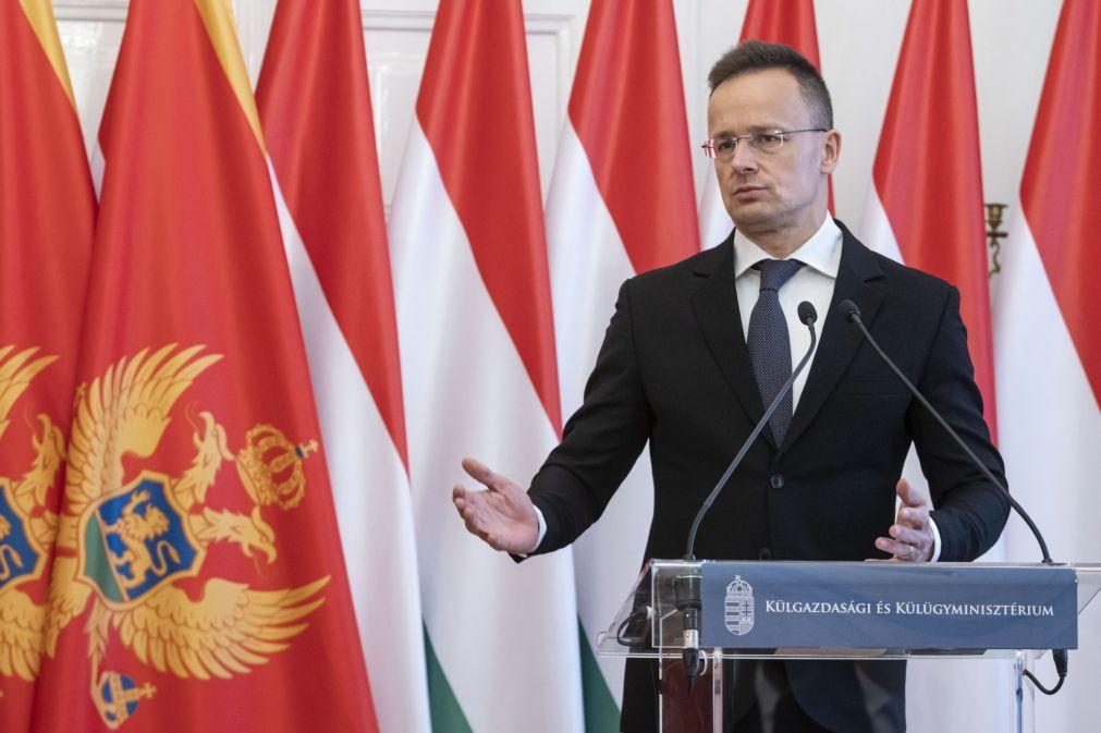 Ucrânia: MNE da Hungria visita a Rússia pela segunda vez em seis semanas