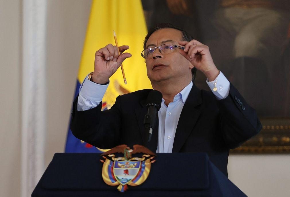 Presidente da Colômbia apela à libertação de Julian Assange