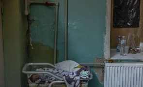Ataque russo contra maternidade de Zaporijia causa morte de bebé