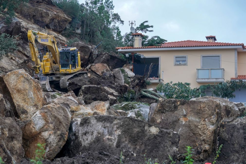 Câmara de Esposende proíbe acesso à zona da derrocada, oito famílias realojadas