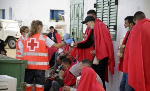 Comissão Europeia pede aos 27 soluções comuns para crises recorrentes de migrações