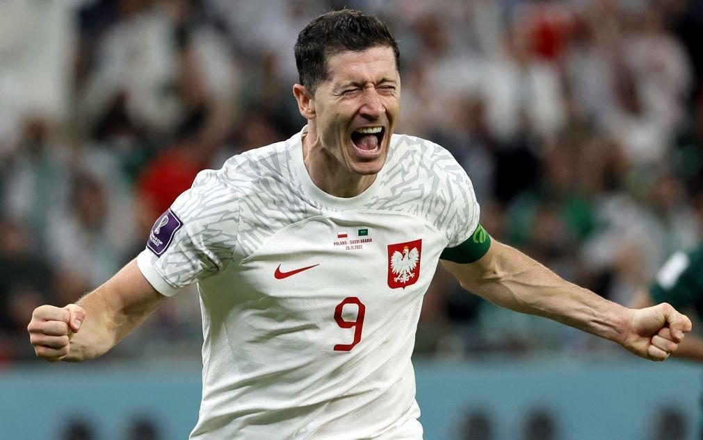 Lewandowski vai às lágrimas com primeiro golo em Mundiais