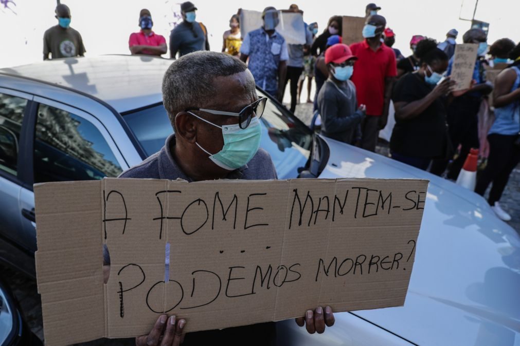 Crise aumenta pedidos de imigrantes lusófonos para quem não morrer à fome já é bom