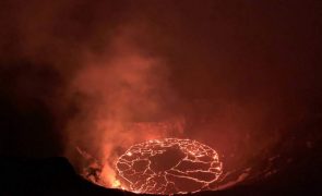 Vulcão Mauna Loa entrou em erupção no Havai