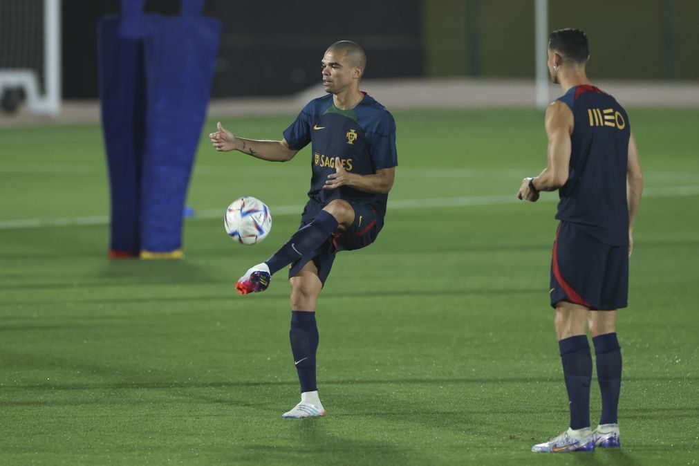 Fernando Santos aposta em Pepe, William e Nuno Mendes