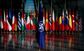 Ministros dos Negócios Estrangeiros da NATO reúnem-se hoje com Ucrânia e China na agenda