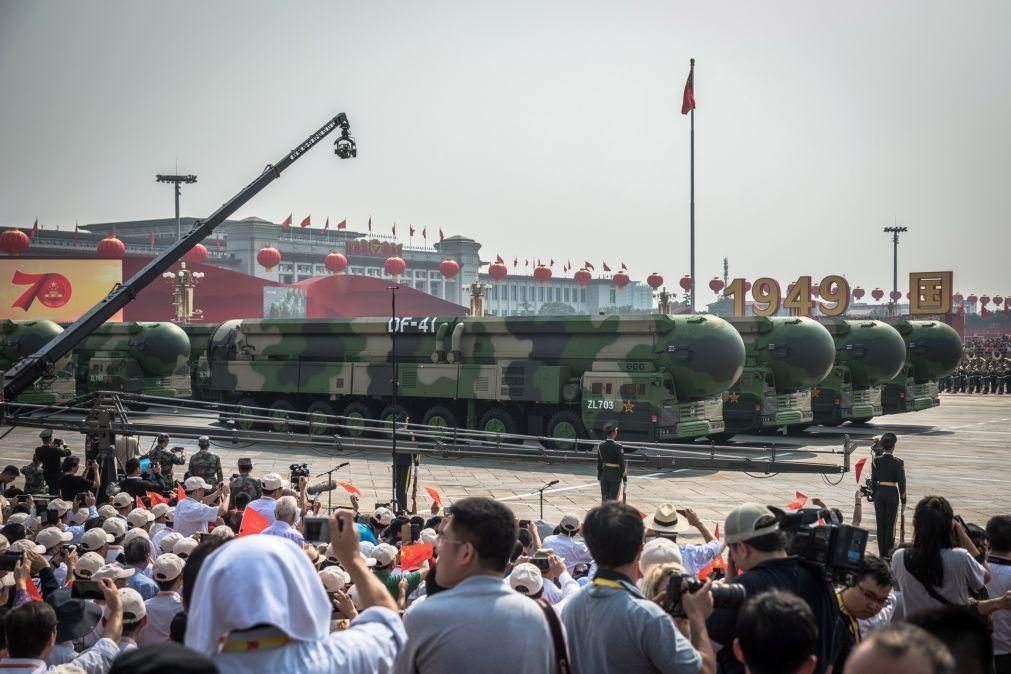 EUA alertam que China prepara aumento expressivo do arsenal de ogivas nucleares