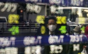 Bolsa de Tóquio fecha a perder 0,21%