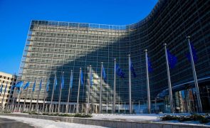 Bruxelas quer suspender 7,5 mil ME em fundos da UE à Hungria mas aprova PRR de 5,8 mil ME