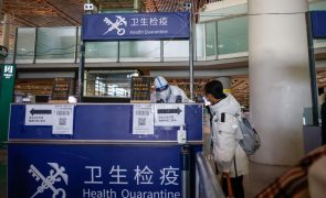China admite que Ómicron é menos virulenta e sugere fim de 'zero covid'
