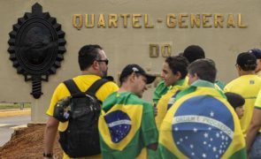 Últimos resistentes na 'cidade paralela' brasileira que não tem mais Messias