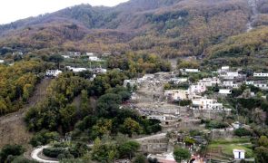 Alerta de chuva forte na ilha de Ischia, em Itália, mil habitantes serão retirados