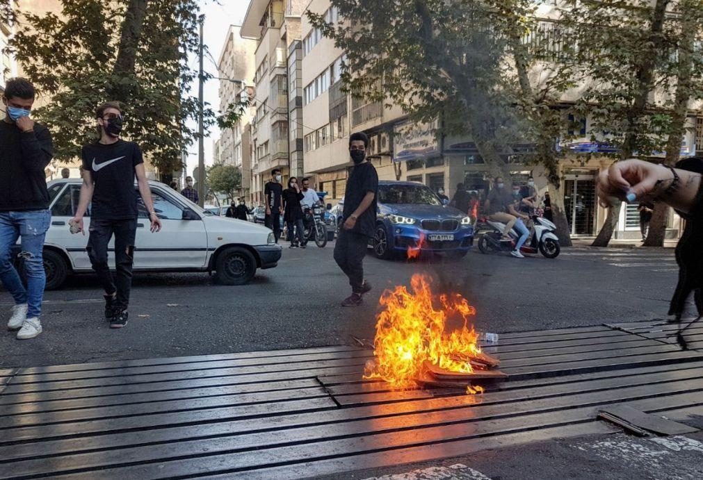 Conselho de Segurança do Irão confirma a morte de mais de 200 pessoas em protestos