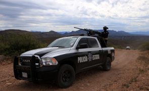 Pelo menos oito mortos e 12 feridos em confrontos entre narcotraficantes no México