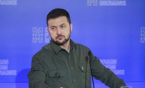 Zelesky reafirma recusa em assinar acordo de paz com Rússia