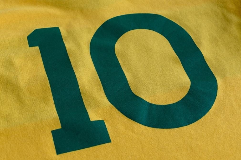 Descubra o erro que fez do 10 o número mais famoso da história do futebol