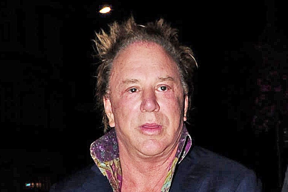 Mickey Rourke está irreconhecível depois de (mais uma) operação plástica