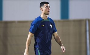 Ronaldo fora do 'onze' português para 'oitavos' com Suíça