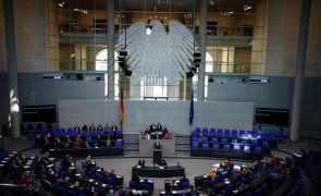 Polícia alemã diz ter impedido ataque armado da extrema-direita ao parlamento