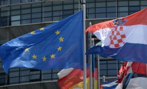 UE dá luz verde a entrada de Croácia no espaço Schengen