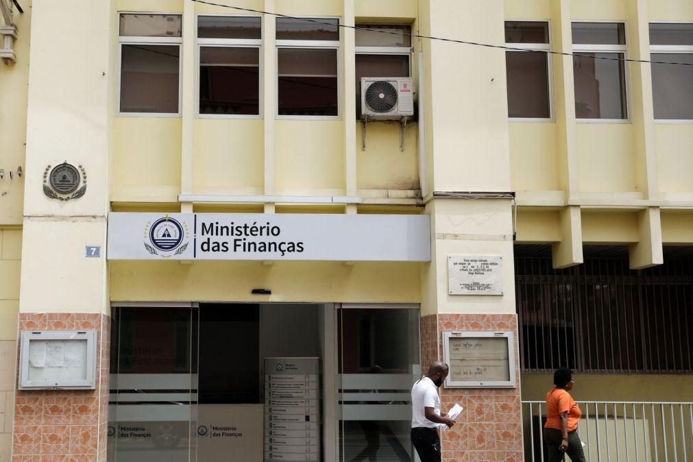 Défice das contas públicas de Cabo Verde mantém descida até outubro