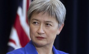 Ucrânia: Austrália anuncia novas sanções contra Rússia e Irão