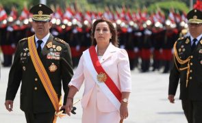 Nova Presidente do Peru admite eleições antecipadas