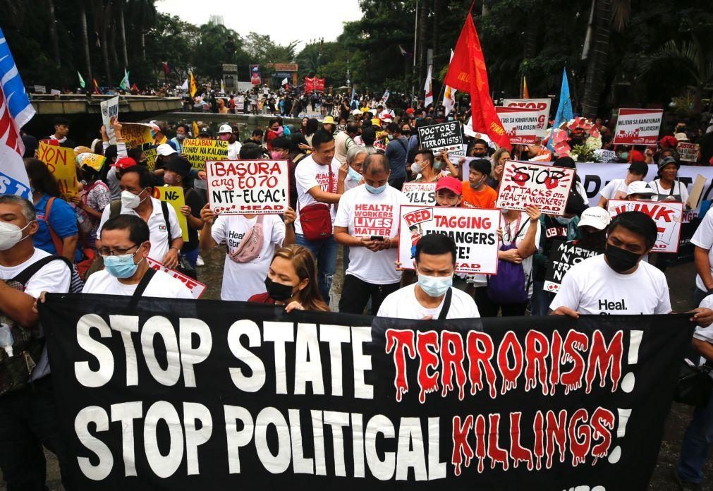 Centenas saem às ruas nas Filipinas contra execuções extrajudiciais