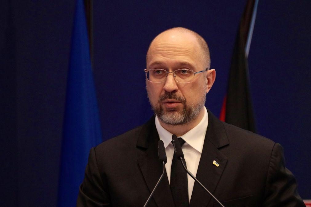PM ucraniano pede mais ajuda militar para combater ataques russos