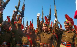 Militares indianos e chineses feridos em 