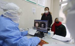 Pequim expande clínicas para tratar pacientes face a aumento de casos de covid-19