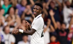 Quantas namoradas já teve Vinícius Júnior desde que joga no Real Madrid?