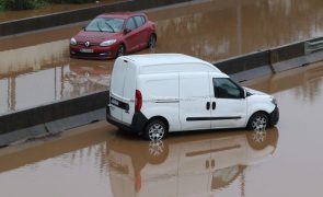 Lisboa mantinha às 14h15 túneis e várias estradas encerrados ao trânsito