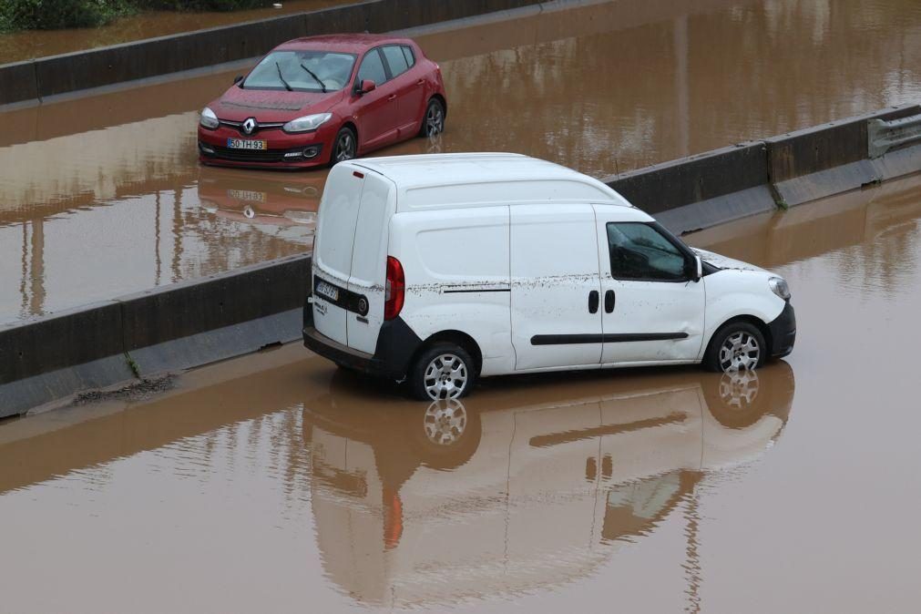 Lisboa mantinha às 14h15 túneis e várias estradas encerrados ao trânsito