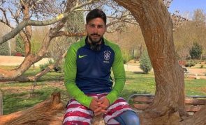 Jogador de futebol acusado de traição condenado à pena de morte