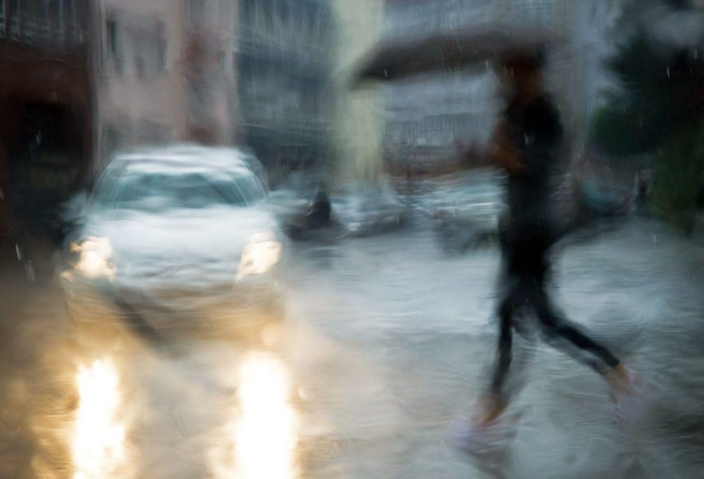 Todos os distritos do continente sob aviso amarelo devido à chuva