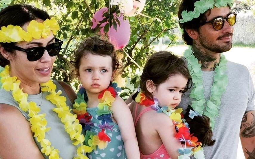 Débora Monteiro separa filhas gémeas de 2 anos na creche: