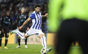FC Porto goleia Vizela e está nos 'quartos' da Taça da Liga