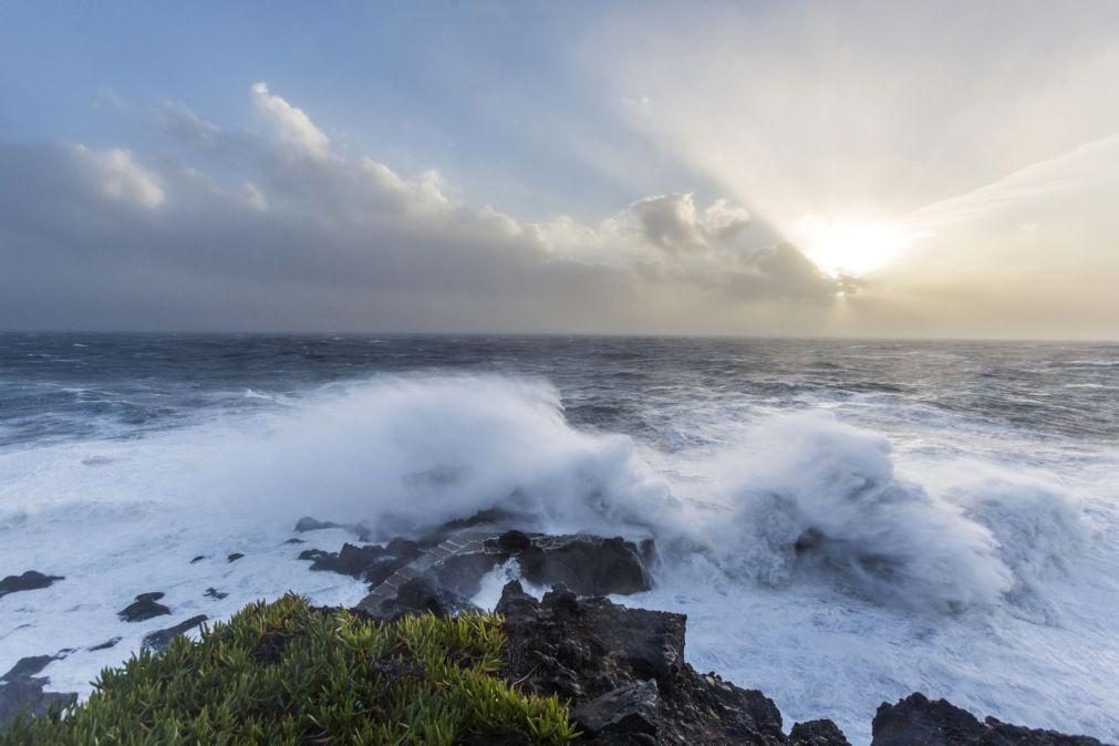 IPMA prolonga avisos amarelos nos Açores devido a agitação marítima, vento e chuva