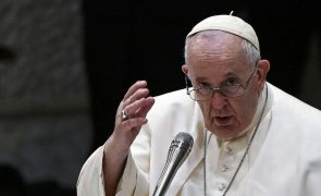 Papa diz que assinou há nove anos carta de demissão caso a sua saúde se deteriore