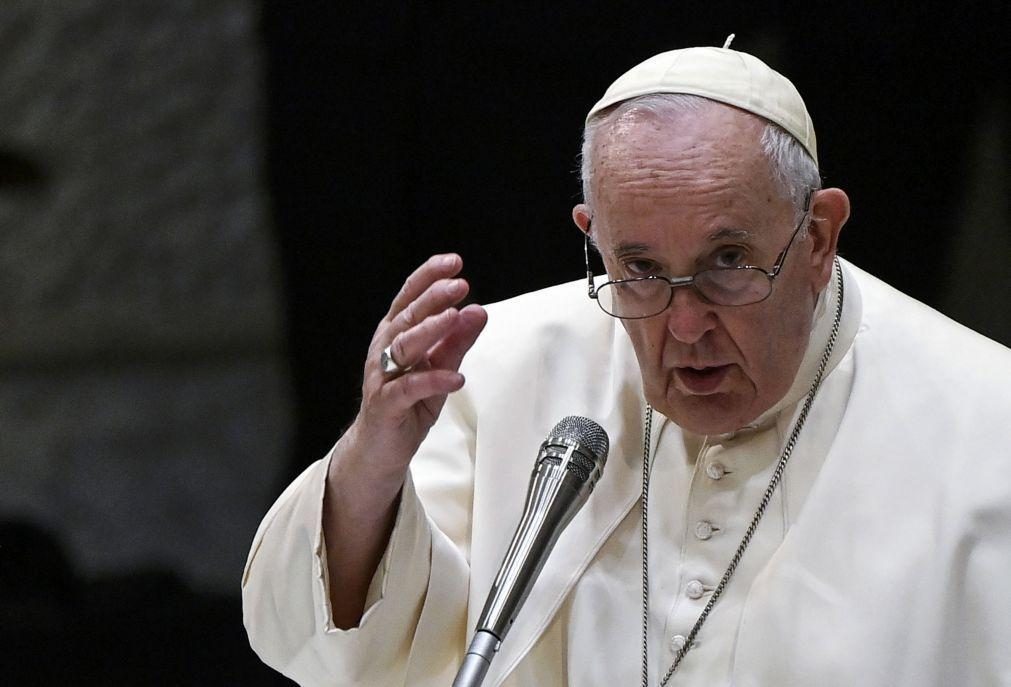 Papa diz que assinou há nove anos carta de demissão caso a sua saúde se deteriore