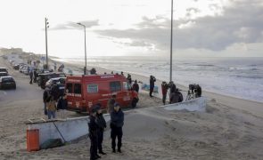 Meios envolvidos nas buscas aos pescadores desaparecidos ao largo da Nazaré começam a ser retirados